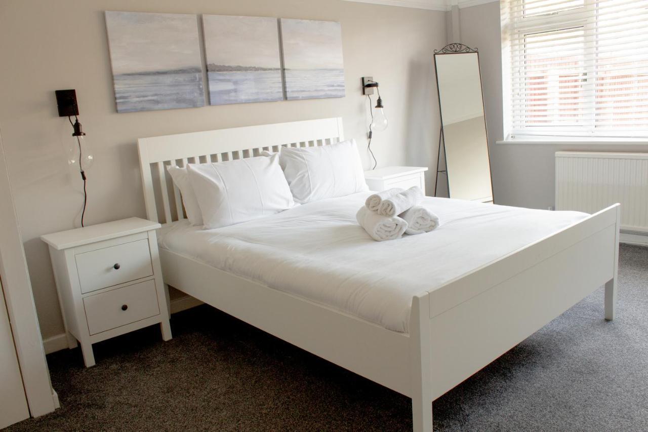 Cosy 3Bed Bungalow In West Kirby, Free Parking Frankby Exteriör bild