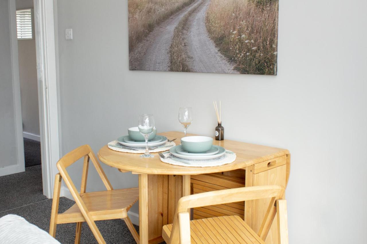 Cosy 3Bed Bungalow In West Kirby, Free Parking Frankby Exteriör bild