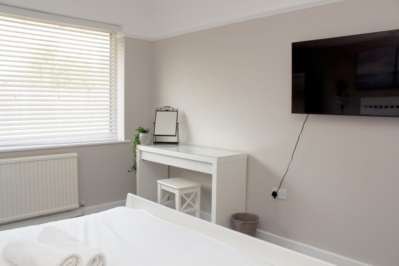 Cosy 3Bed Bungalow In West Kirby, Free Parking Frankby Exteriör bild